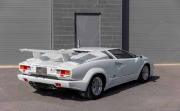 Lamborghini-Countach-Coupe-1989-5