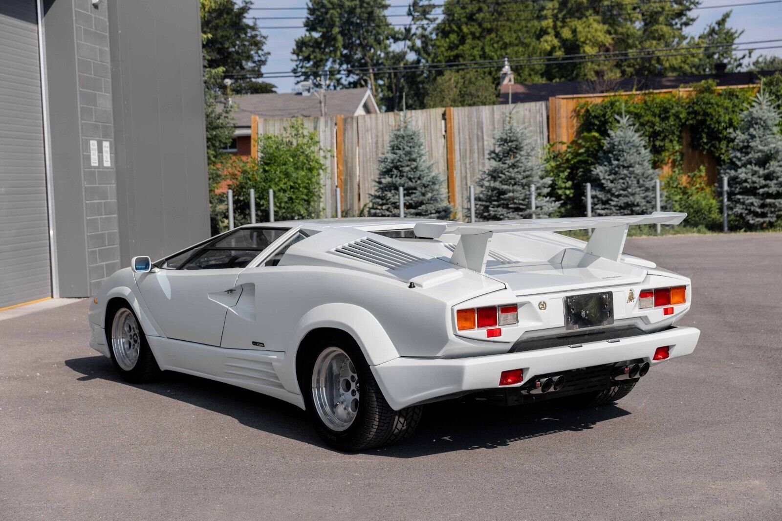 Lamborghini-Countach-Coupe-1989-7