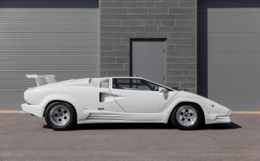 Lamborghini-Countach-Coupe-1989-8