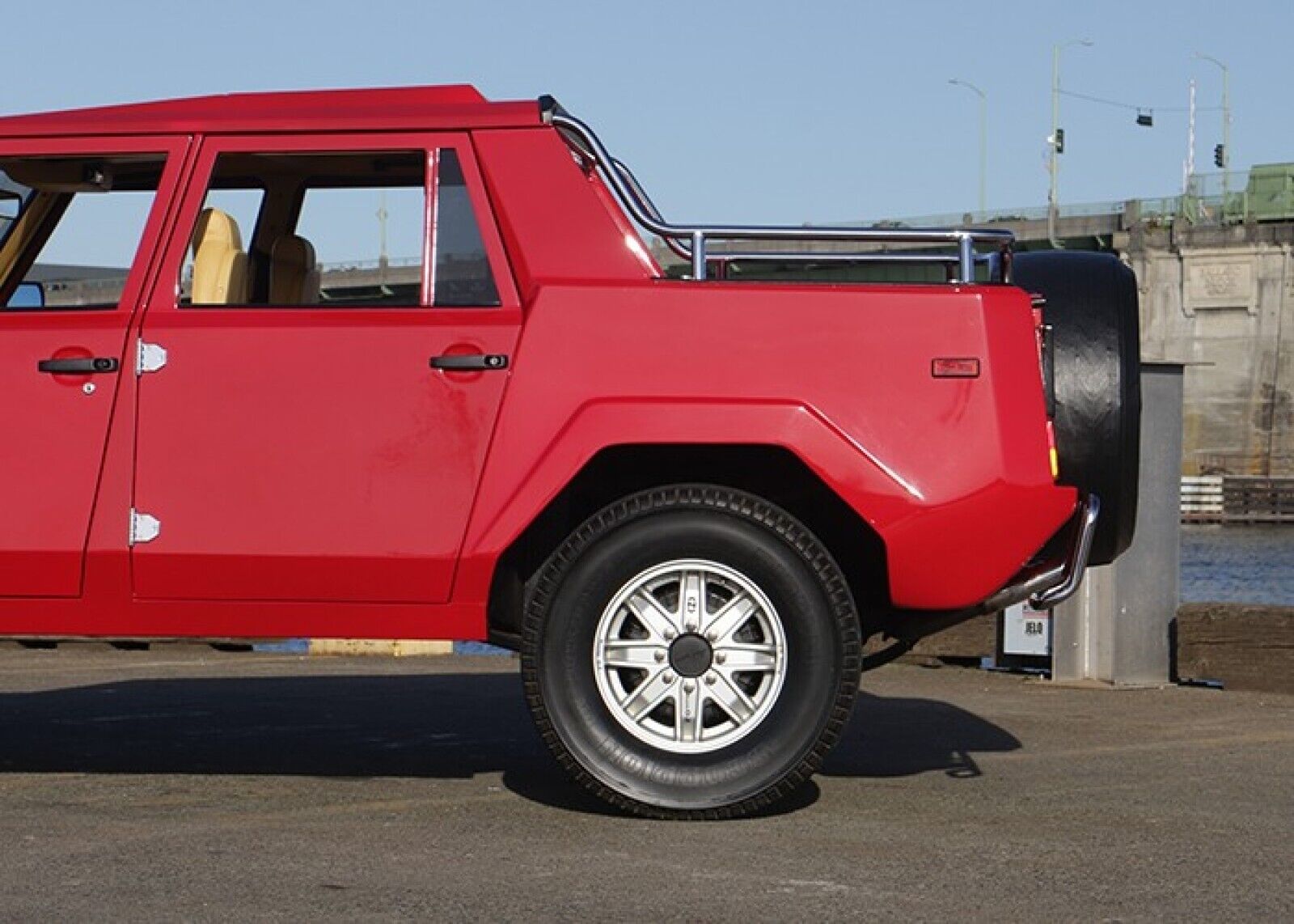 Lamborghini-LM002-1990-7