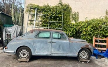 Lancia-Aurelia-B12-Saloon-LHD-1955-1