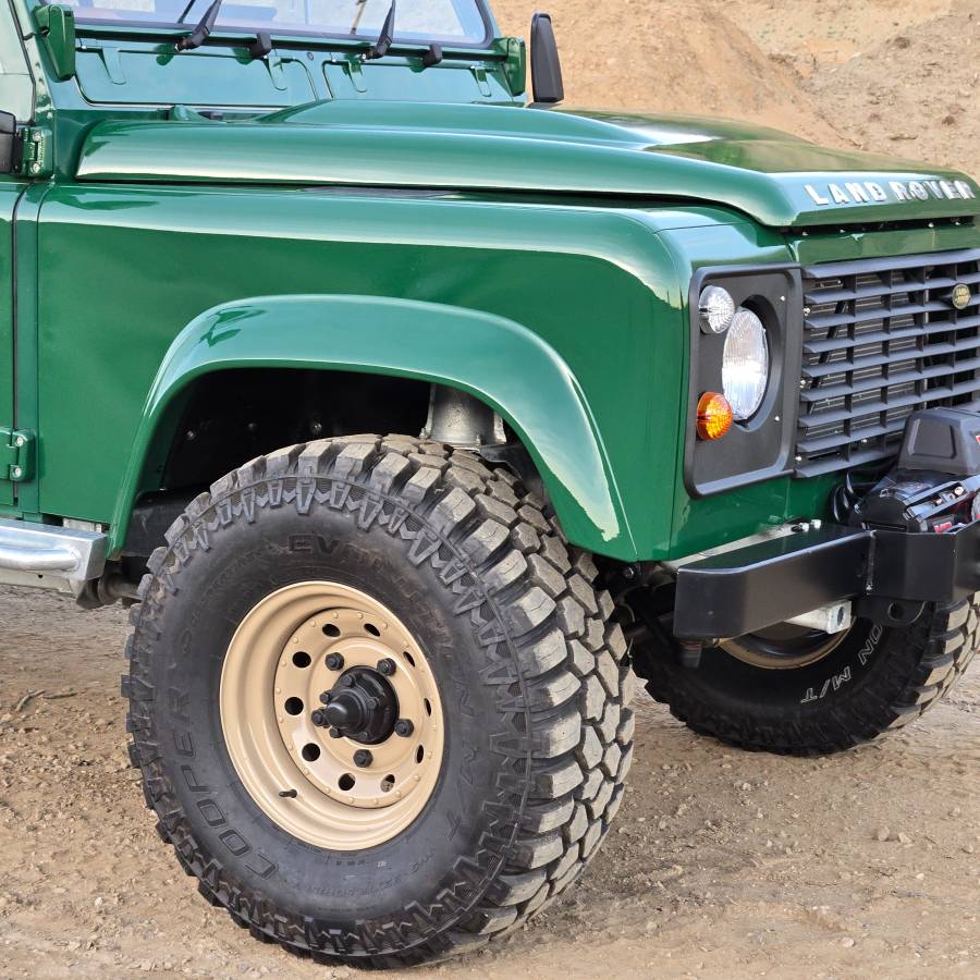 Land-rover-Defender-110-1985-13