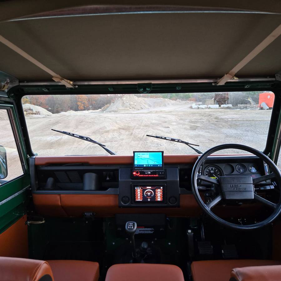 Land-rover-Defender-110-1985-4