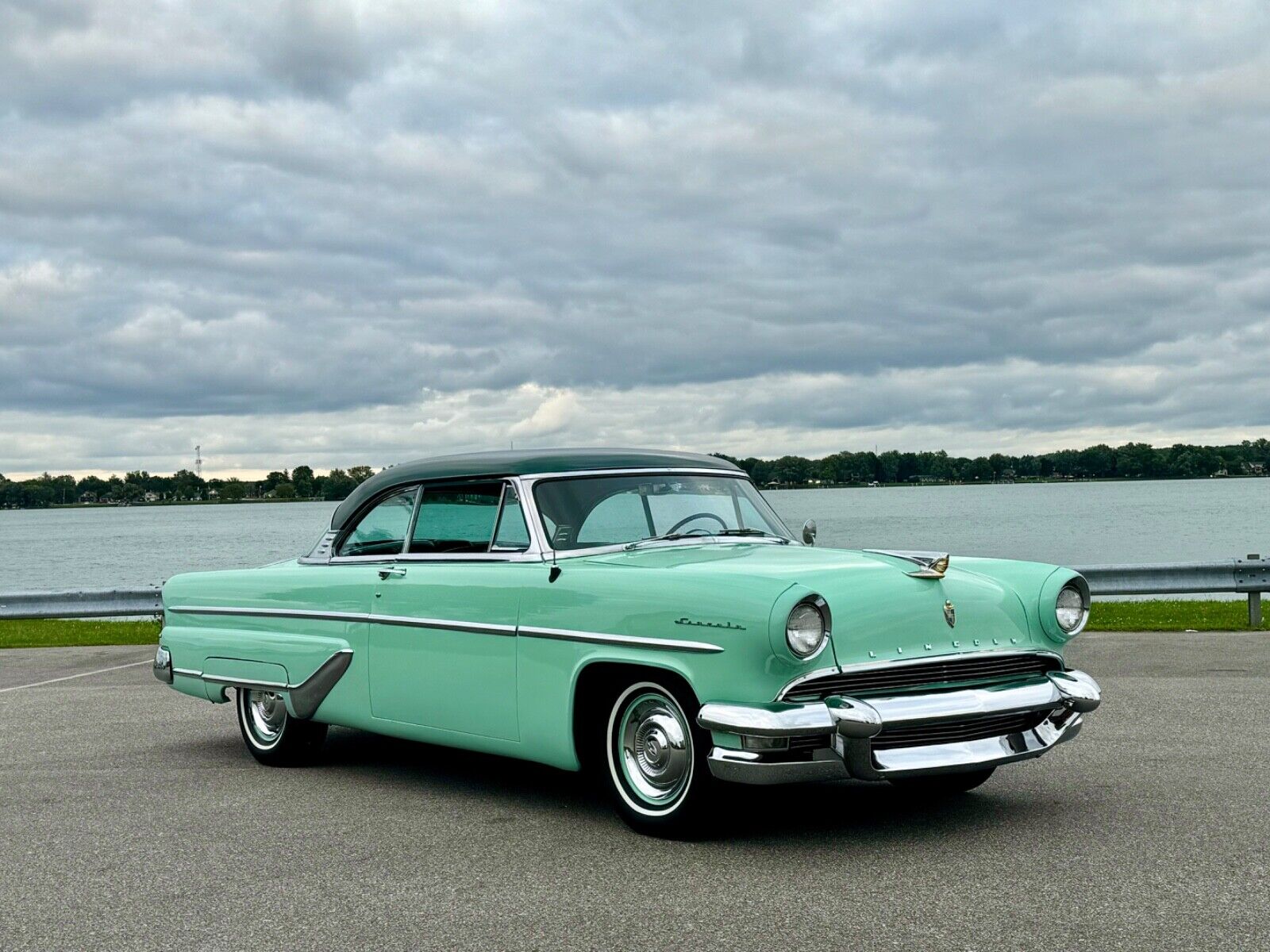 Lincoln-Capri-Coupe-1955-1