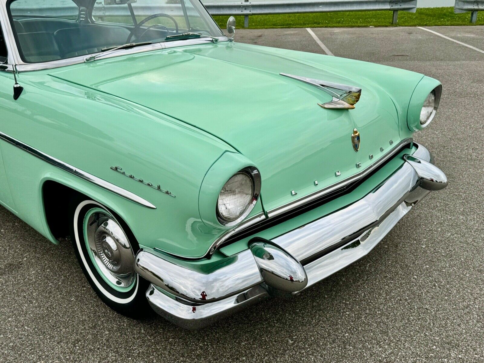 Lincoln-Capri-Coupe-1955-27