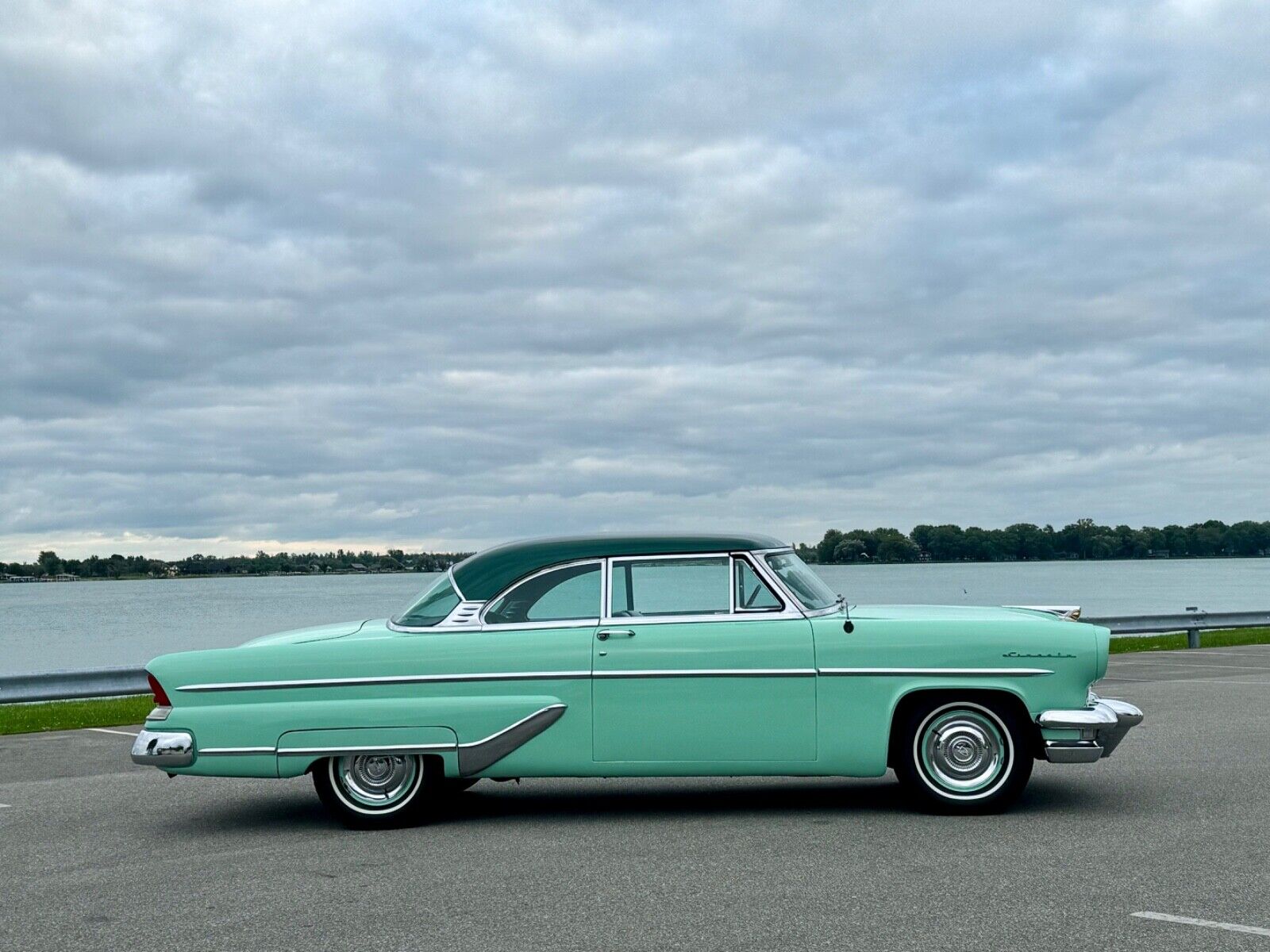 Lincoln-Capri-Coupe-1955-3