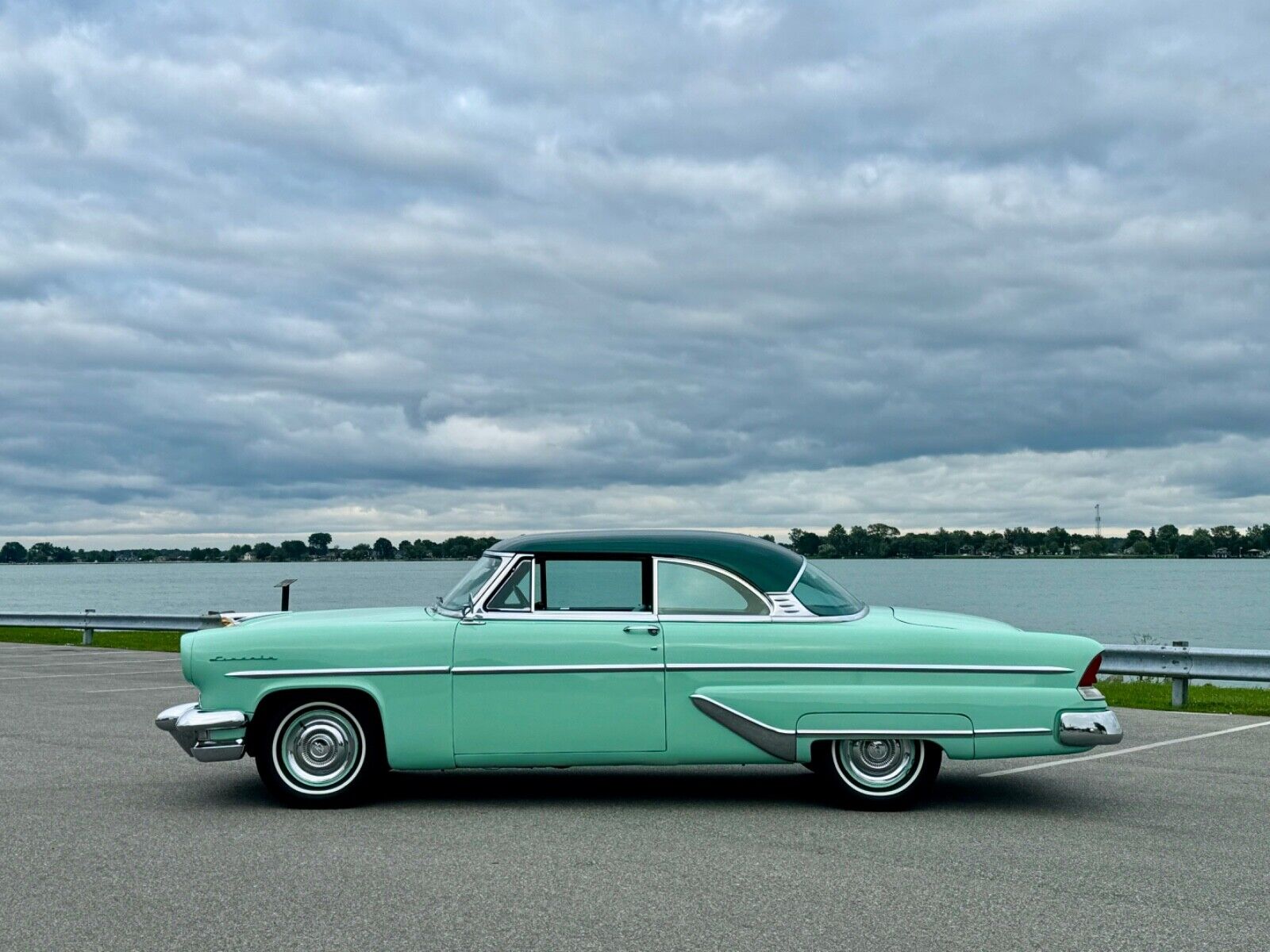 Lincoln-Capri-Coupe-1955-6