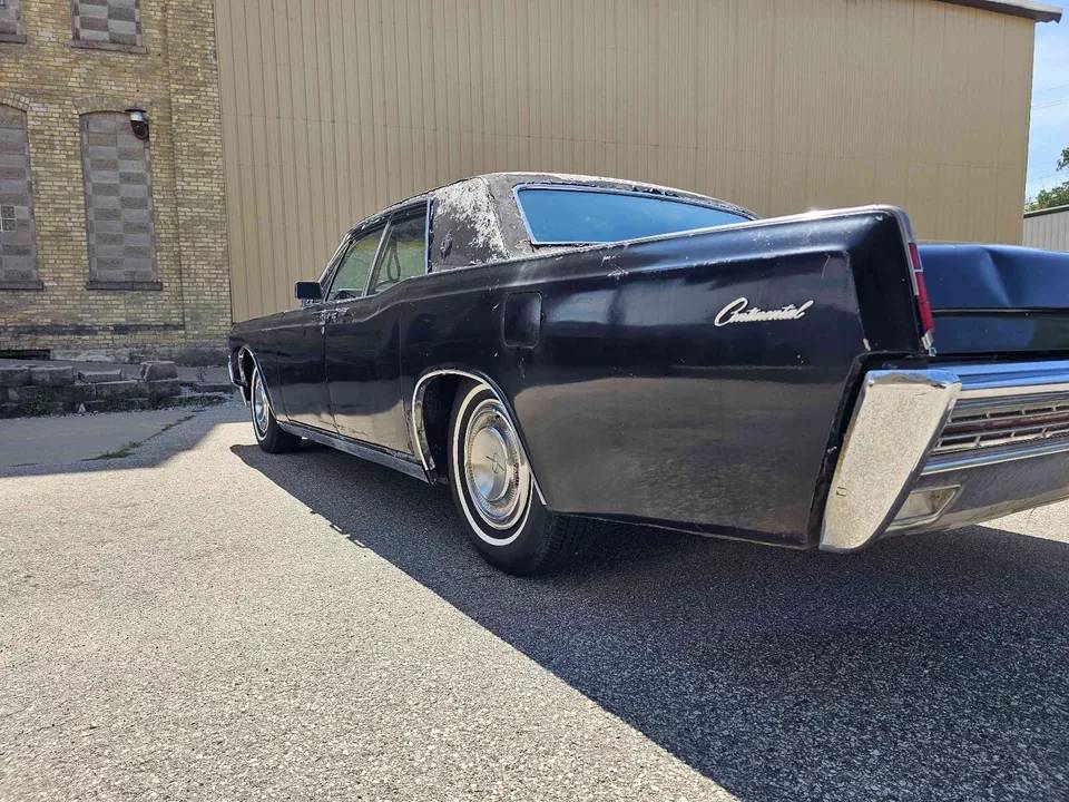 Lincoln-Continental-1967-3