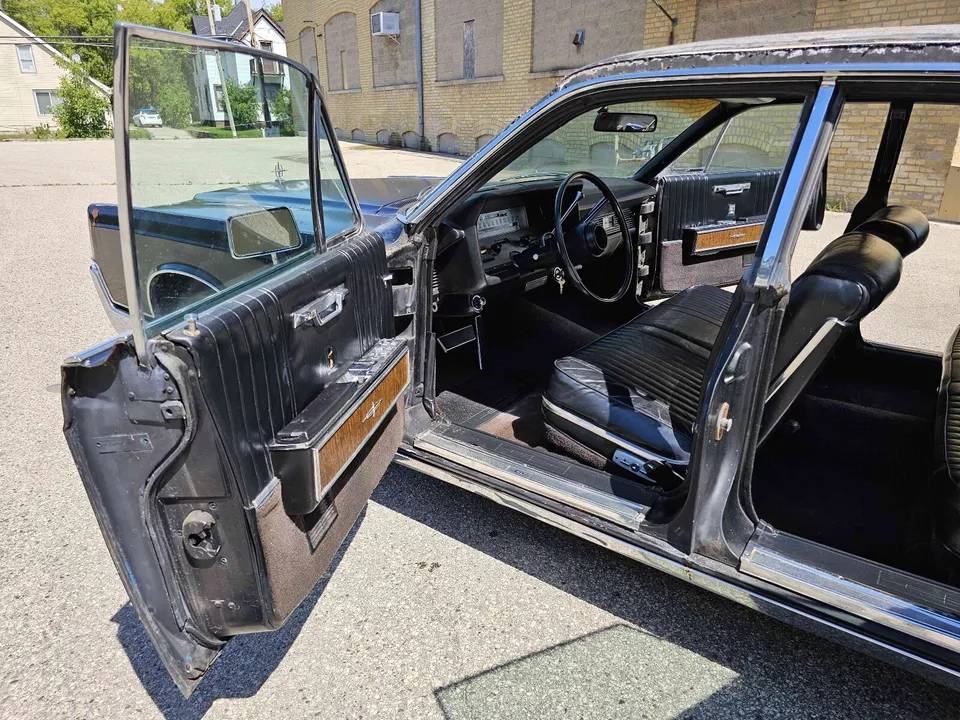 Lincoln-Continental-1967-5