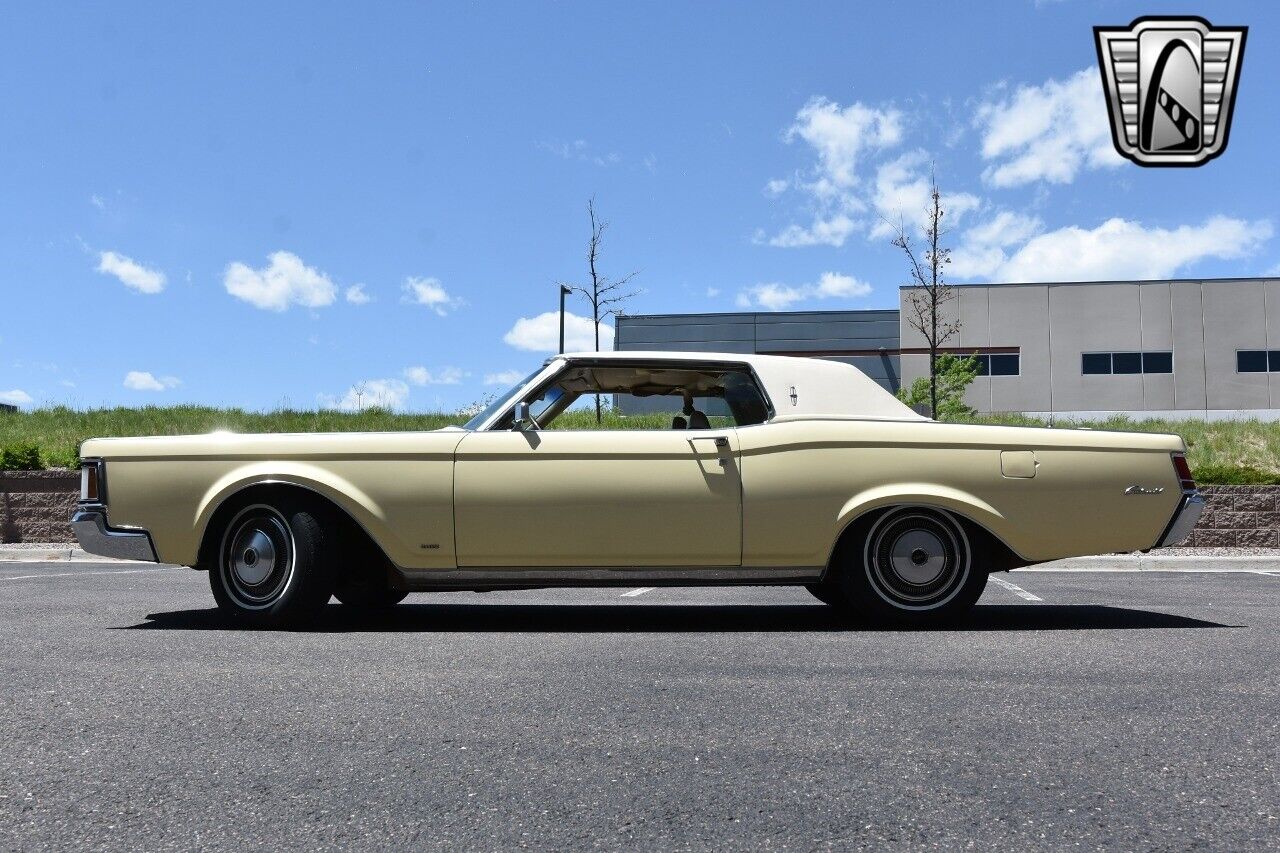 Lincoln-Continental-1970-3