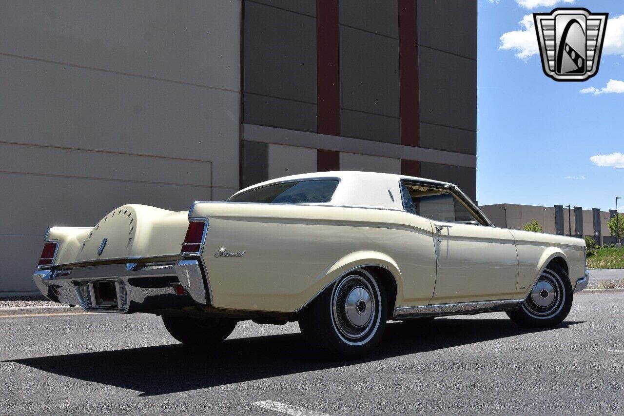 Lincoln-Continental-1970-6