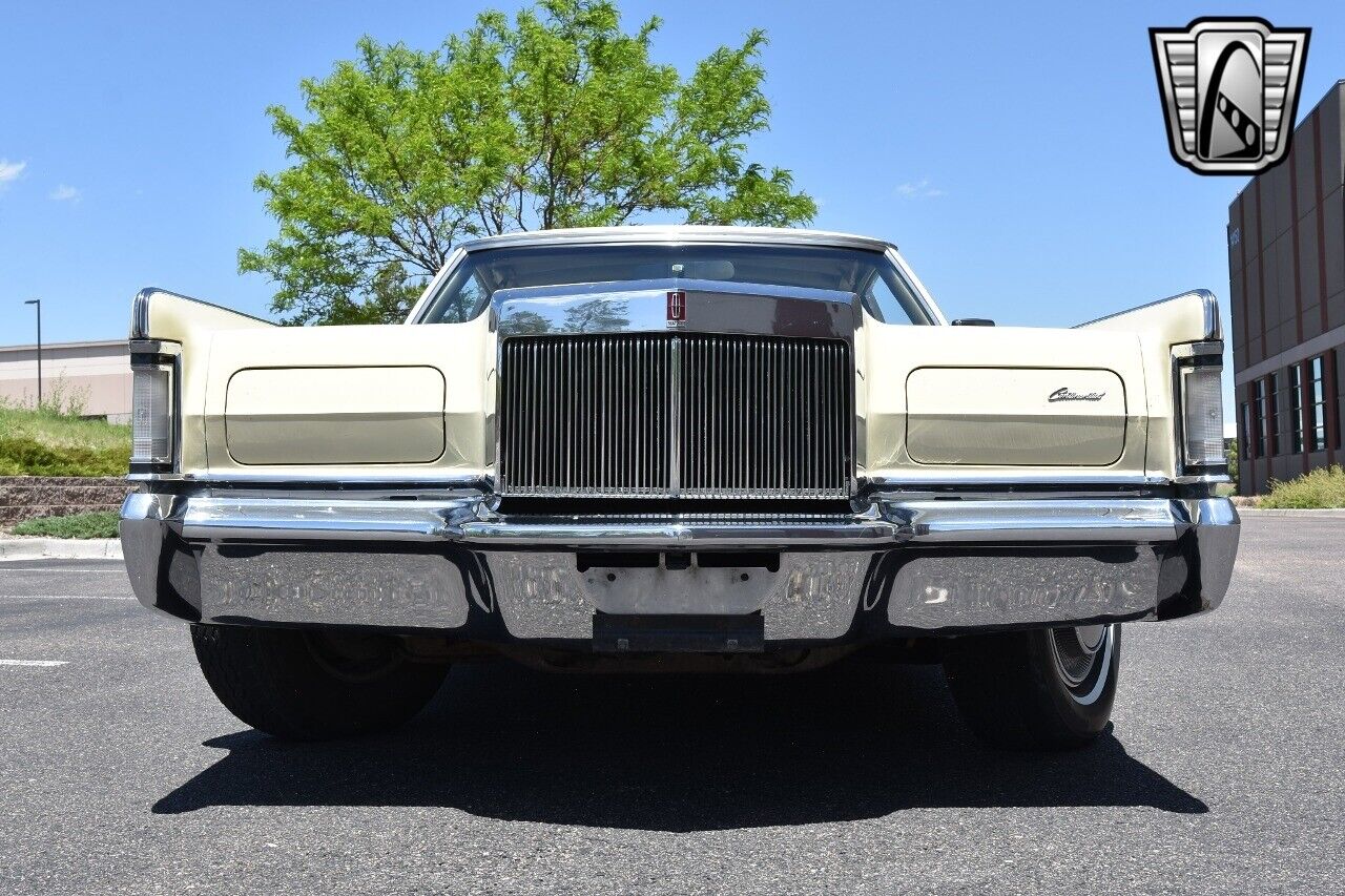 Lincoln-Continental-1970-9