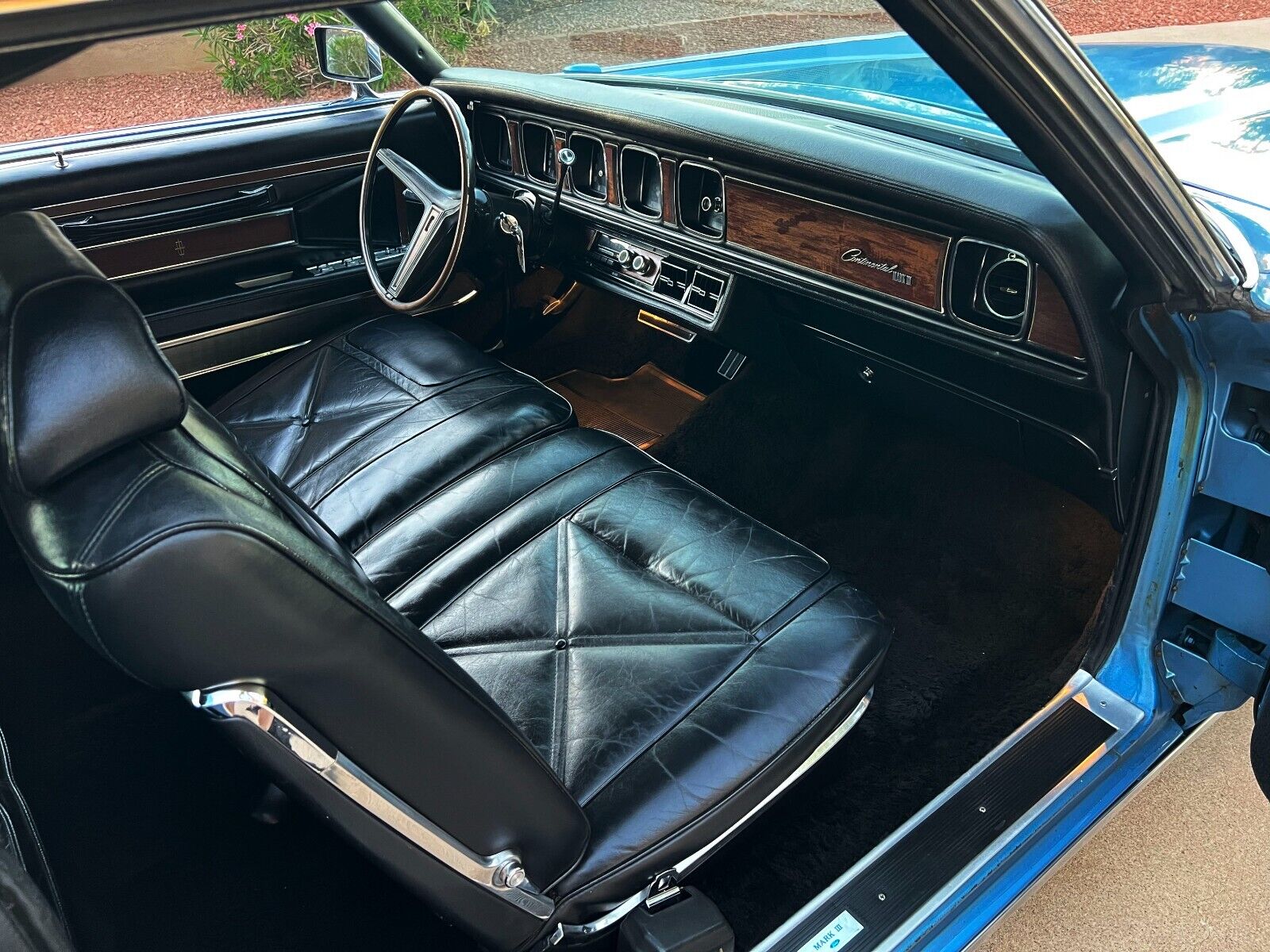 Lincoln-Continental-1971-12