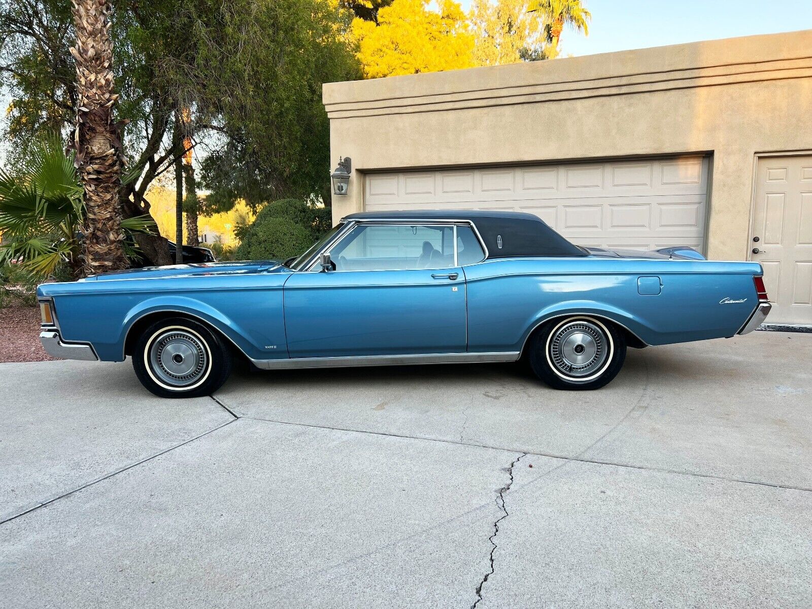 Lincoln-Continental-1971-2