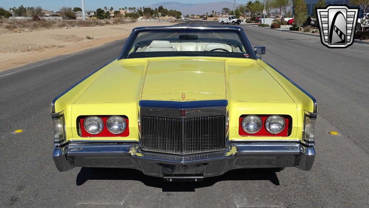 Lincoln-Continental-1971-3