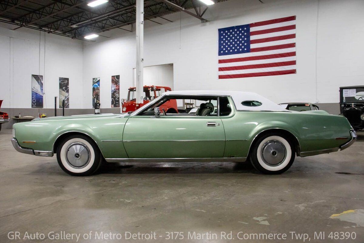 Lincoln-Continental-1972-1