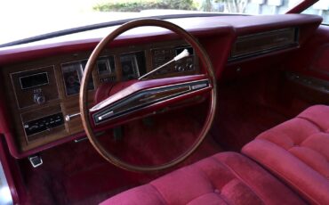 Lincoln-Continental-1973-18