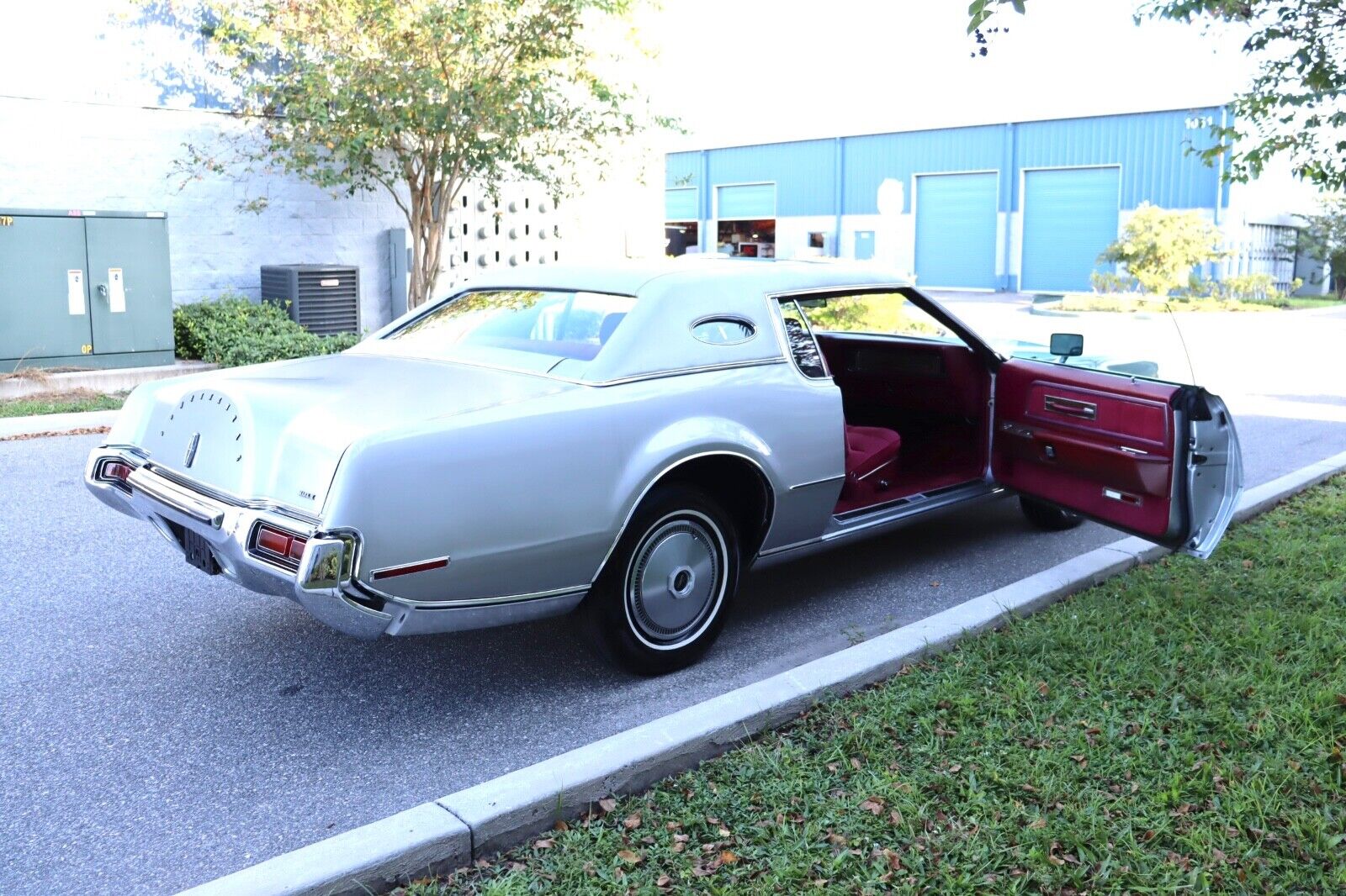 Lincoln-Continental-1973-23