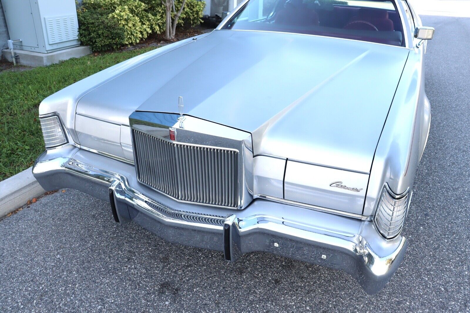 Lincoln-Continental-1973-6