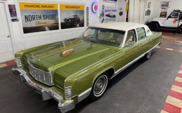 Lincoln-Continental-1975-18