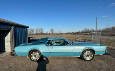 Lincoln-Continental-1976-3