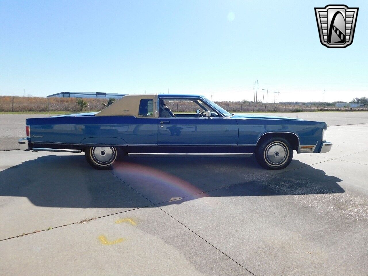 Lincoln-Continental-1976-3