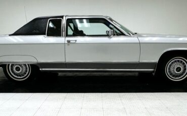 Lincoln-Continental-1976-5