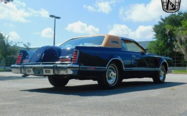 Lincoln-Continental-1977-4