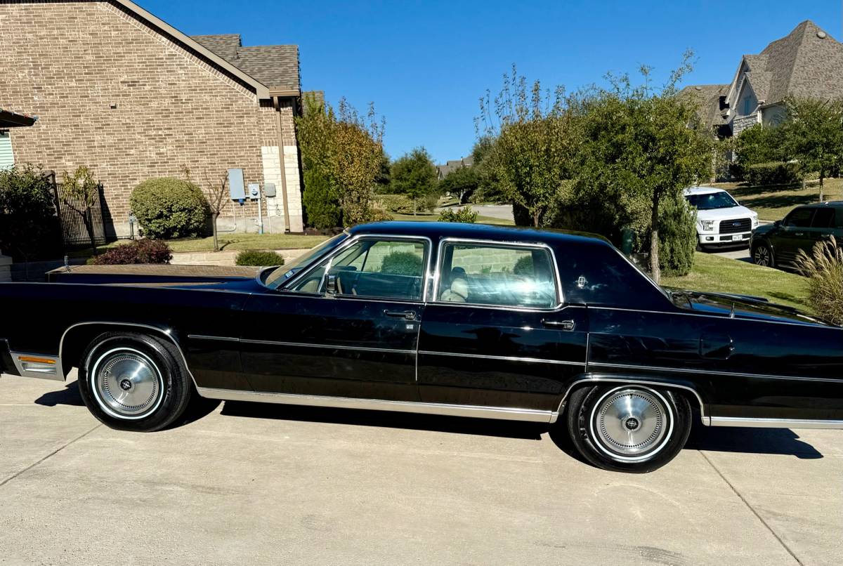 Lincoln-Continental-1979-19