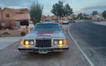 Lincoln-Continental-1981-1