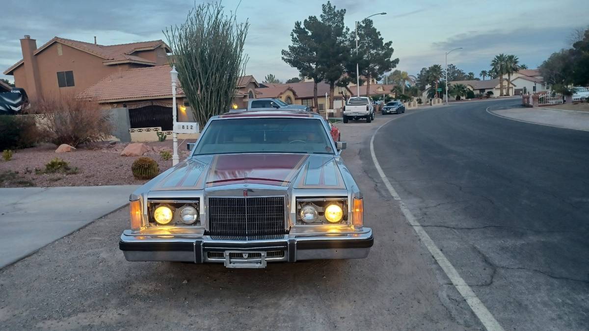 Lincoln-Continental-1981-1