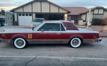 Lincoln-Continental-1981-2