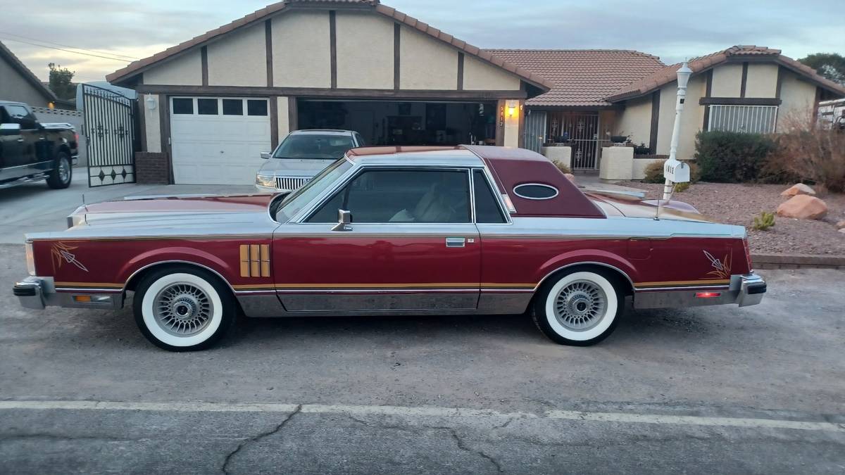 Lincoln-Continental-1981-2