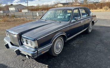 Lincoln-Continental-1982-6