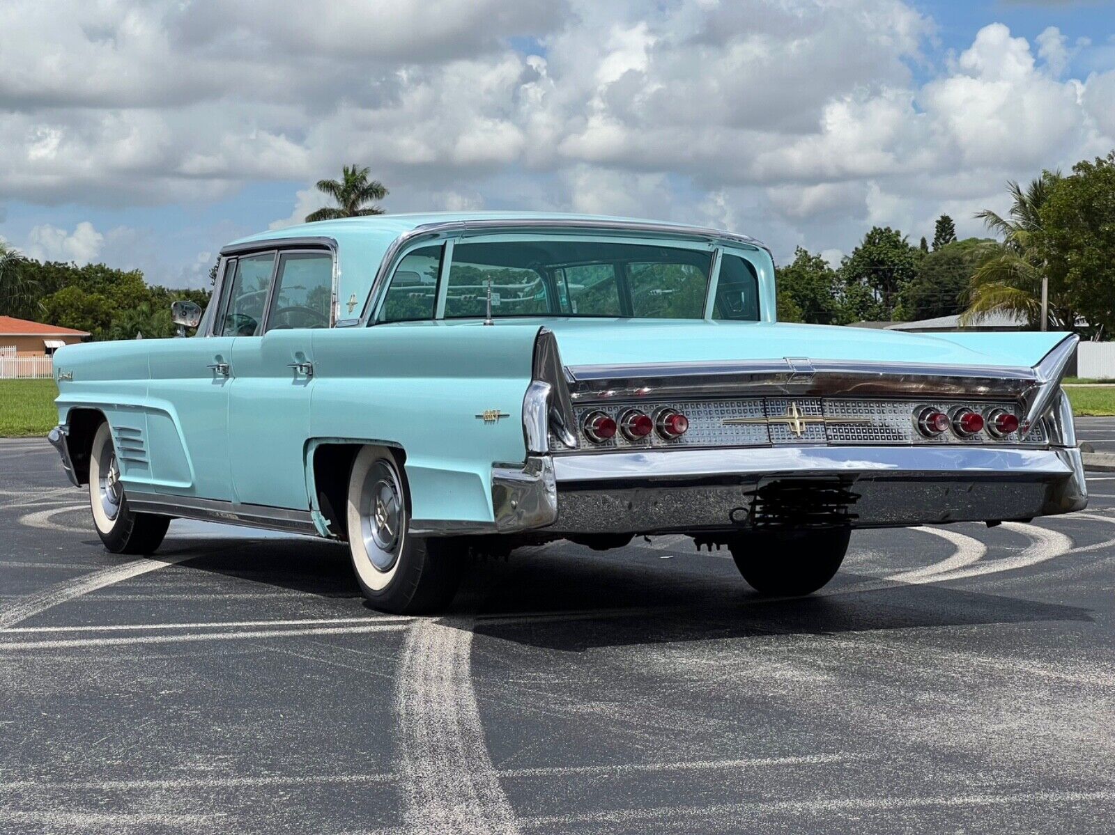 Lincoln-Continental-Berline-1960-3