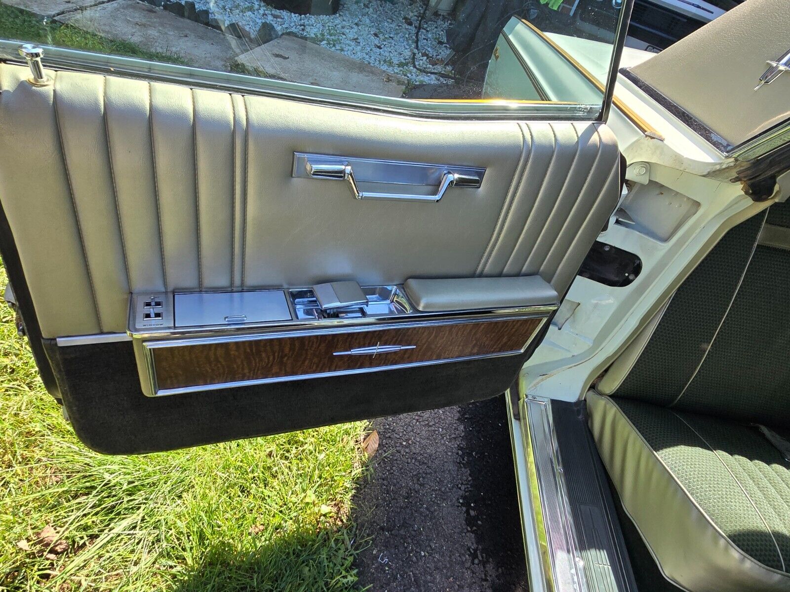 Lincoln-Continental-Berline-1967-4