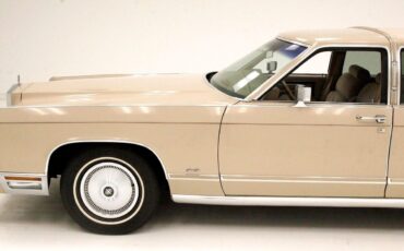 Lincoln-Continental-Berline-1978-1