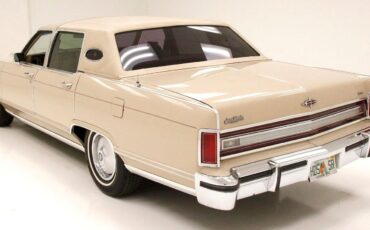 Lincoln-Continental-Berline-1978-3