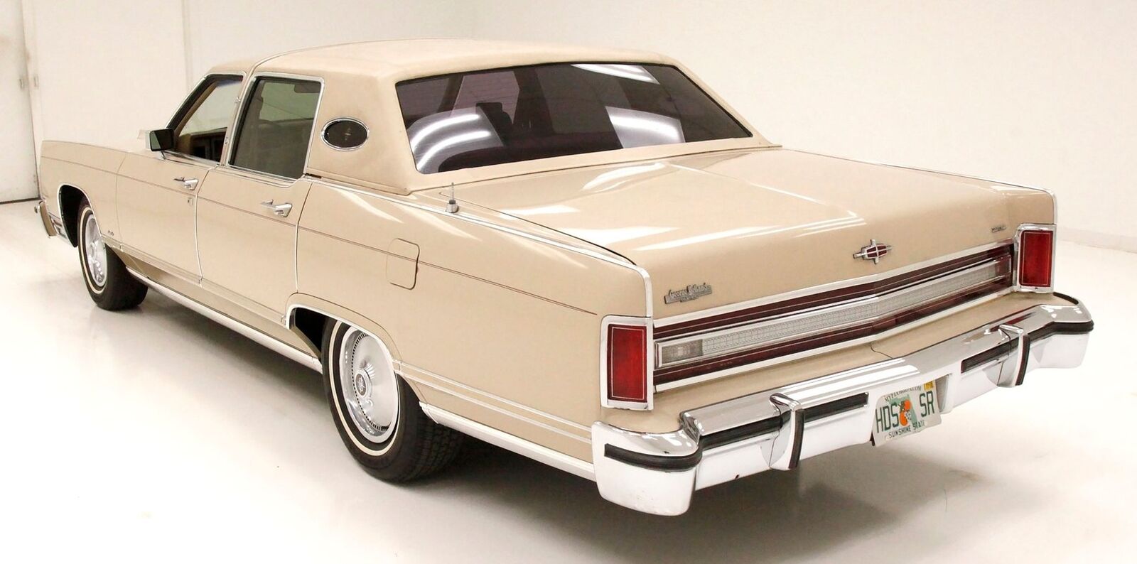 Lincoln-Continental-Berline-1978-3