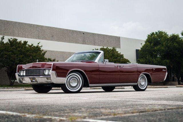 Lincoln-Continental-Cabriolet-1967-1