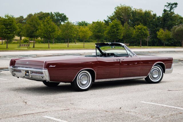 Lincoln-Continental-Cabriolet-1967-3