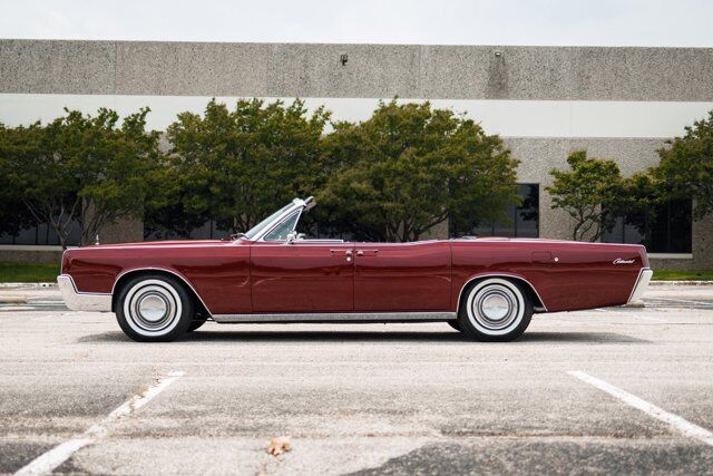 Lincoln-Continental-Cabriolet-1967-8