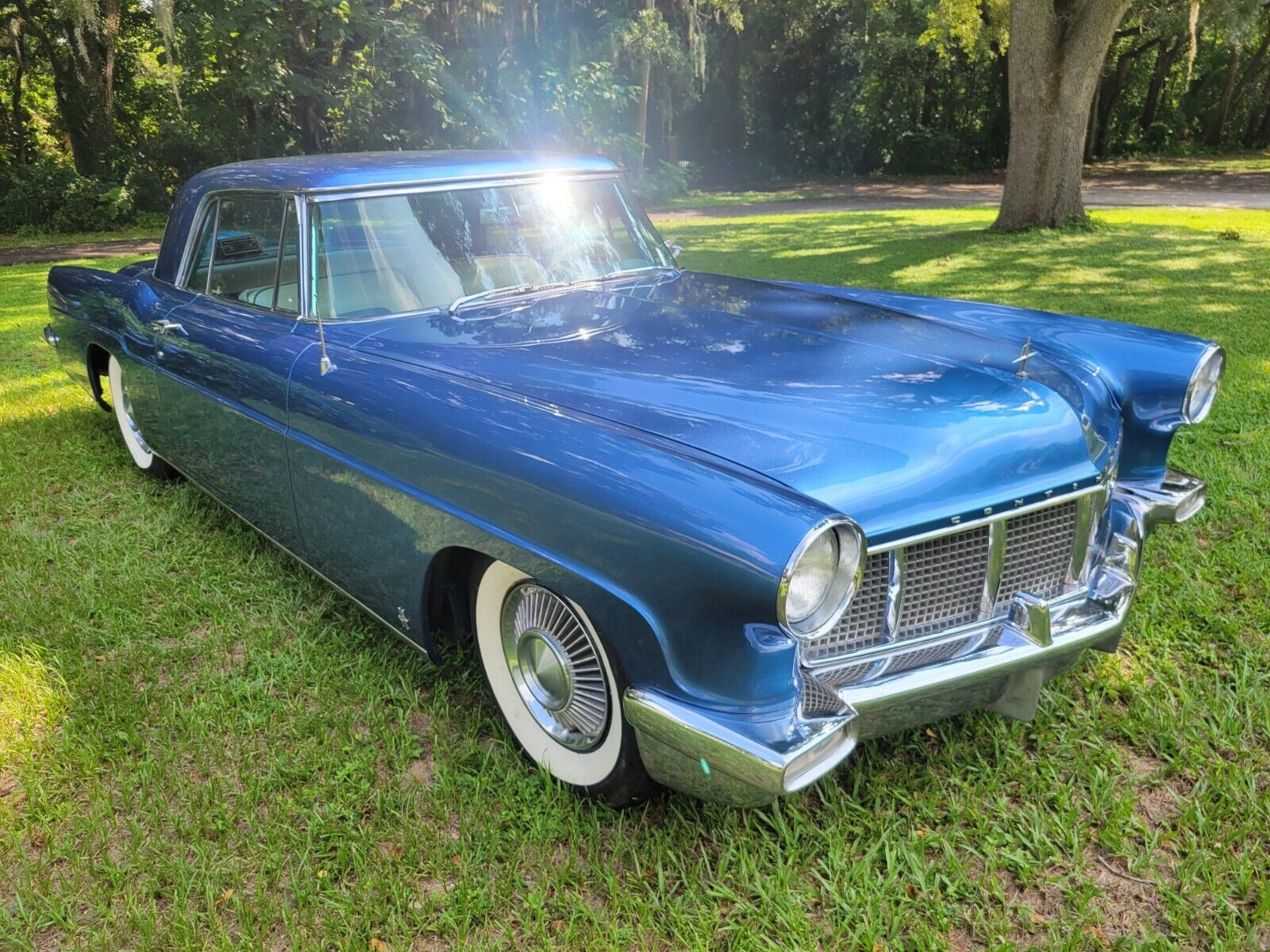 Lincoln-Continental-Coupe-1957-2