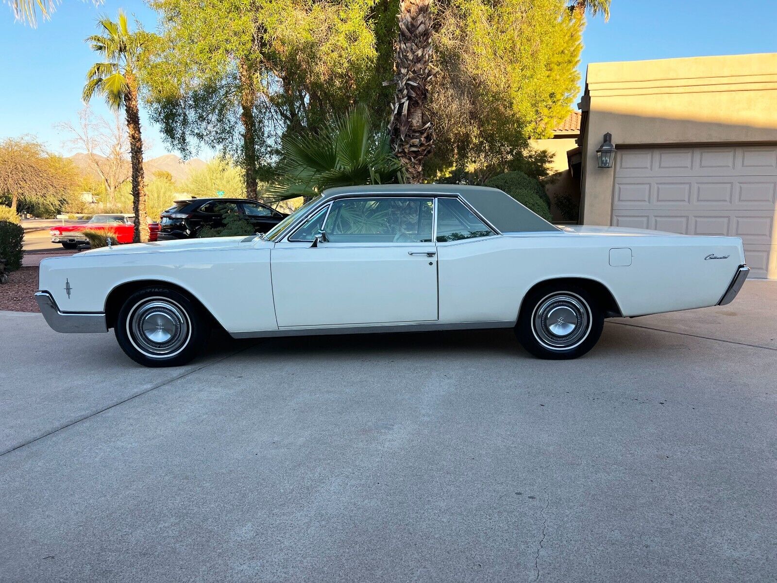 Lincoln-Continental-Coupe-1966-2