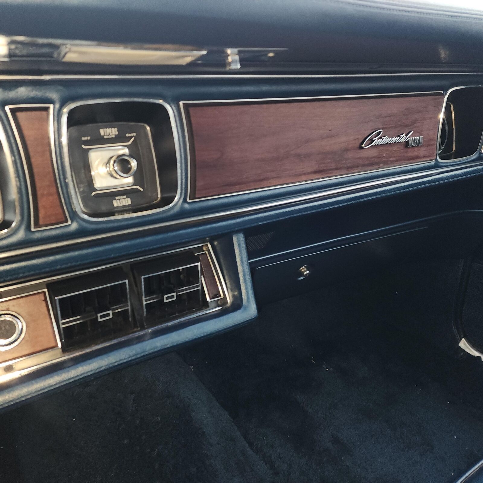 Lincoln-Continental-Mark-III-1971-20