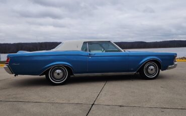 Lincoln Continental Mark III  year1}