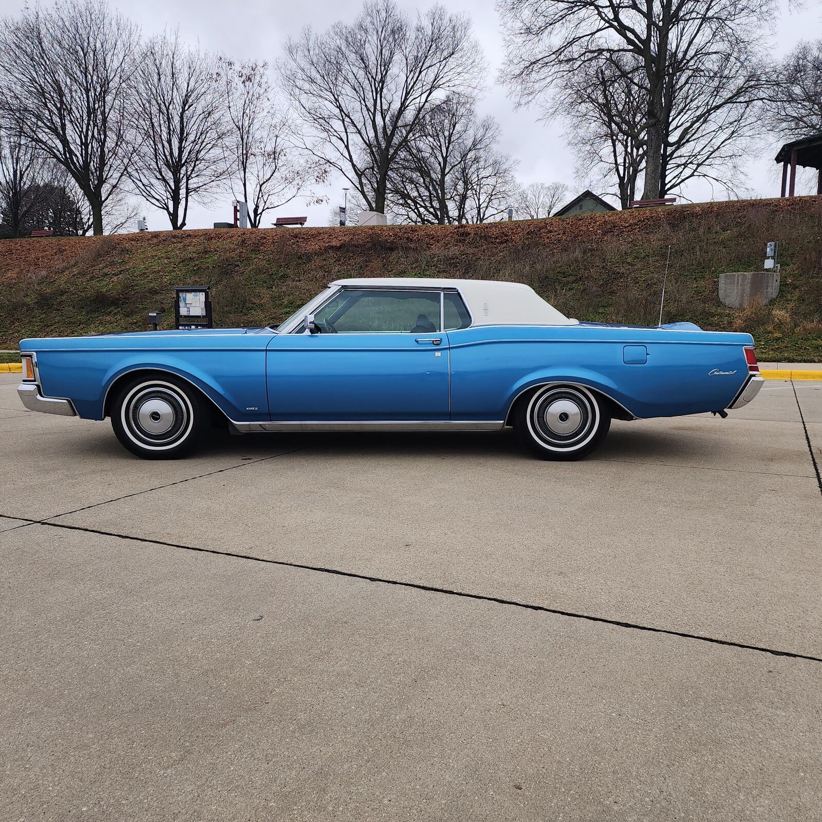 Lincoln-Continental-Mark-III-1971-5