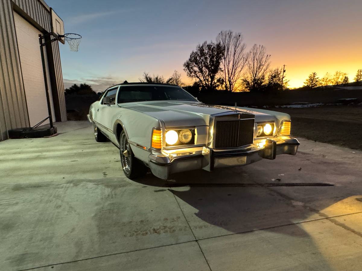 Lincoln-Continental-mark-iv-1976-1