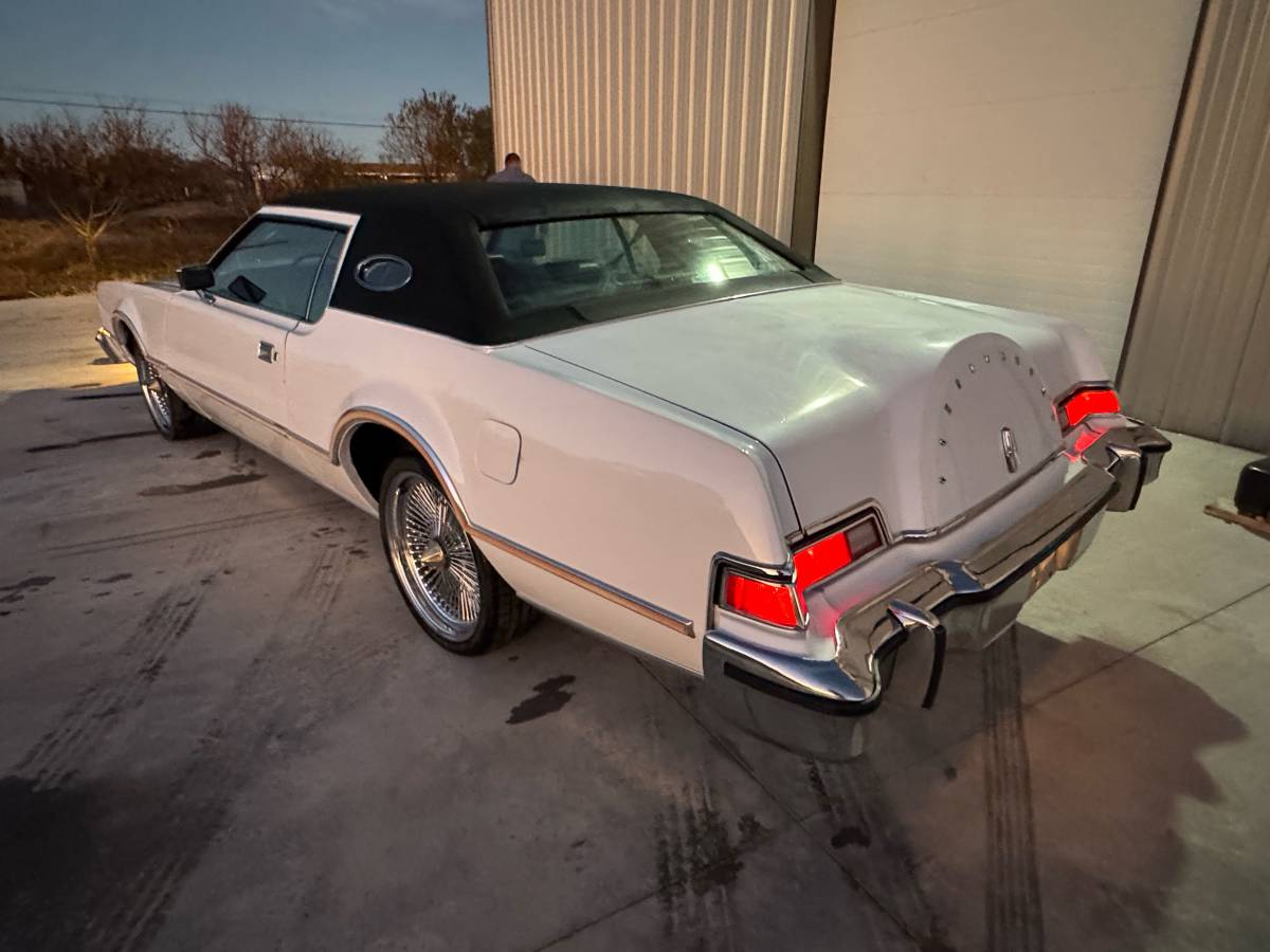 Lincoln-Continental-mark-iv-1976-4