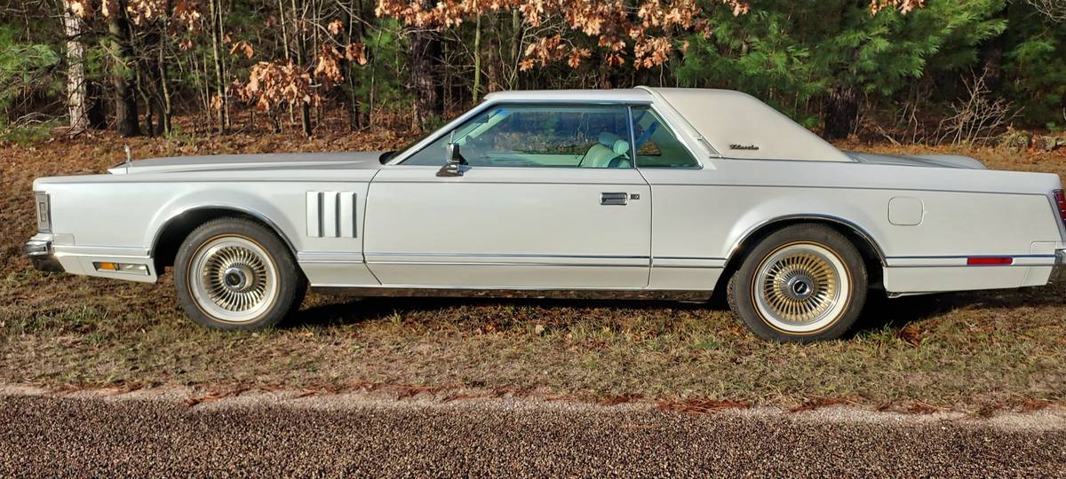 Lincoln-Continental-mark-v-1979-17